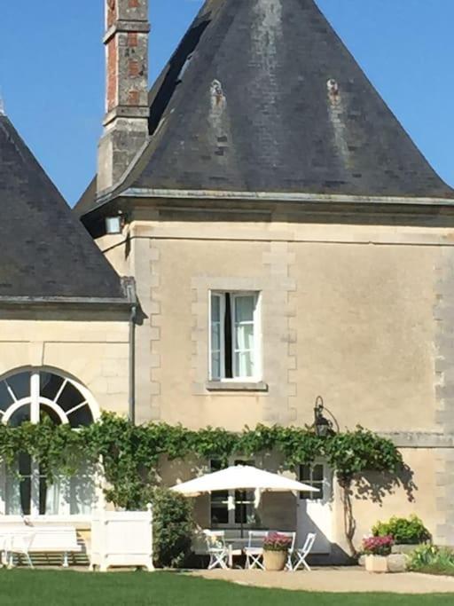 Charming Romantic Tower In Chateau Estate Ocquerre Exterior foto