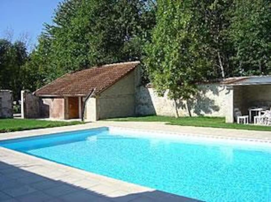 Charming Romantic Tower In Chateau Estate Ocquerre Exterior foto