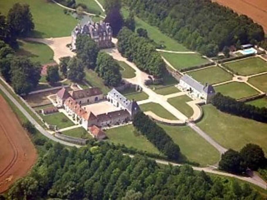 Charming Romantic Tower In Chateau Estate Ocquerre Exterior foto